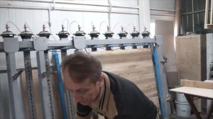 Склеивание щита на пневматической вайме