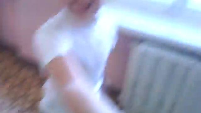 Пацан дает сосать пипиську 2