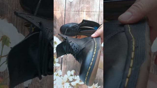 Обзор и продажа Ботинки Dr. Martens смотреть онлайн