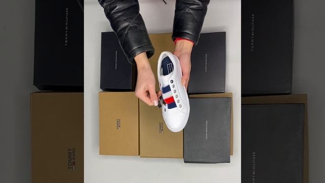 Tommy Hilfiger ОБУВЬ лот #934 смотреть онлайн