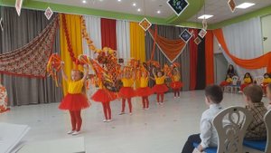 танец с веерами осень ср.гр