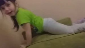 дети балуются