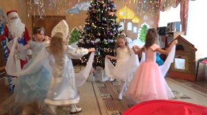 Танец Снежинок в исполнении детей гр.№11 МБДОУ "ЦРР - д/с "Сказка"