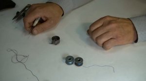 Как правильно заправить нижнюю нитку в шпульный колпачек? Регулировка нижней нити. Часть 2