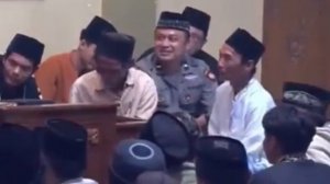 Pengajian Gus Iqdam lucu pol Pak jumari semaput pak lurah adu kekuatan