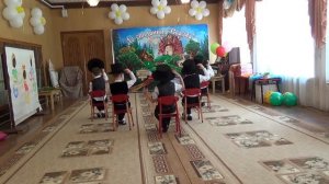 "Танец джентельменов" исполняют мальчики гр №12 МБДОУ "ЦРР - д/с "Сказка"