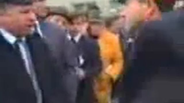 жириновский ругает мента!!! смотреть онлайн