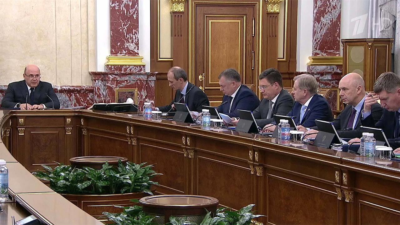 На заседании правительства готовились ко второму чтению проекта трехлетнего бюджета страны