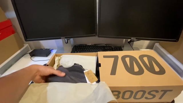 Adidas Yeezy boost 700 V2 Vanta 🔥🔥 Unboxing and Review ￼