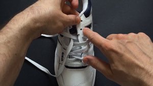 HOW TO LACE NEW BALANCE 550 LOOSELY (THE BEST WAY)