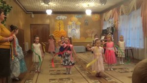 Танец "Разноцветная осень" в исполнении детей гр.№5 МБДОУ "ЦРР - д/с "Сказка"