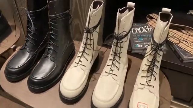 Минималистичные высокие ботинки THE ROW на плоской подошве смотреть онлайн