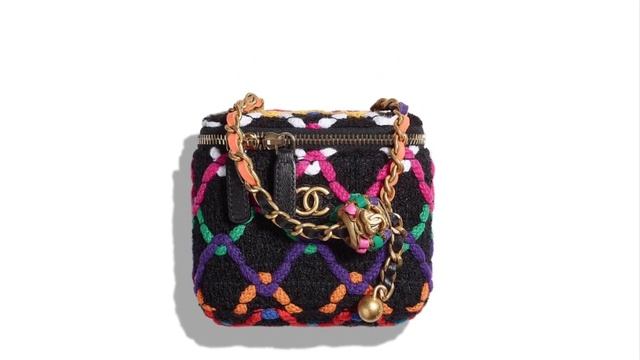 CHANEL SPRING SUMMER 2022 | CHANEL SS22 SLG'S | WHAT YOU WON'T FIND ON CHANEL'S WEBSITE 😱 смотреть онлайн