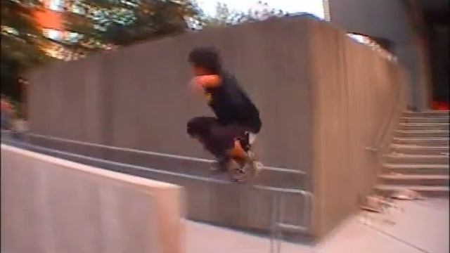 Freeskate rolling on street tricks смотреть онлайн