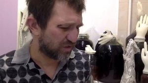 KAKTAM? LIFE - Мистер Михуил разбирает подарки