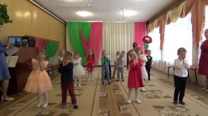 Танец "Наши мамы", средняя группа №12