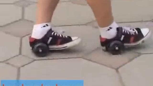 Flashing Rollers безразмерные ролики на пятку.avi смотреть онлайн