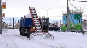 Уборка снега на улицах Красноселькупа