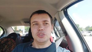 Продаю кроссовки. Гоняю на доставке яндекса.