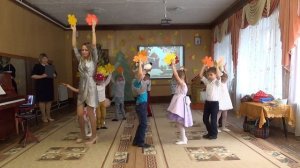 "Осенний танец" в исполнении детей средней группы №9