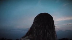 «   танцует девушка  »