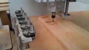 Фрезерные станок с ЧПУ и магазином смены инструмента
