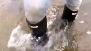 Winter walk in rubber boots Hunter.Part-3(03/02/16)