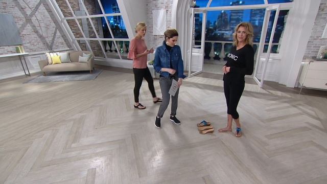 Vionic Bow T-Strap Wedge Sandals - Della on QVC смотреть онлайн