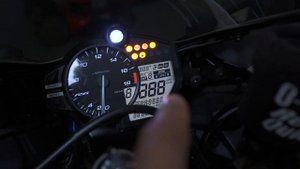 2017 Yamaha R6 Quickshifter Install - TOO EASY!