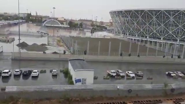 Волгоградцы готовы перекрыть Первую Продольную из-за стройки под их окнами смотреть онлайн