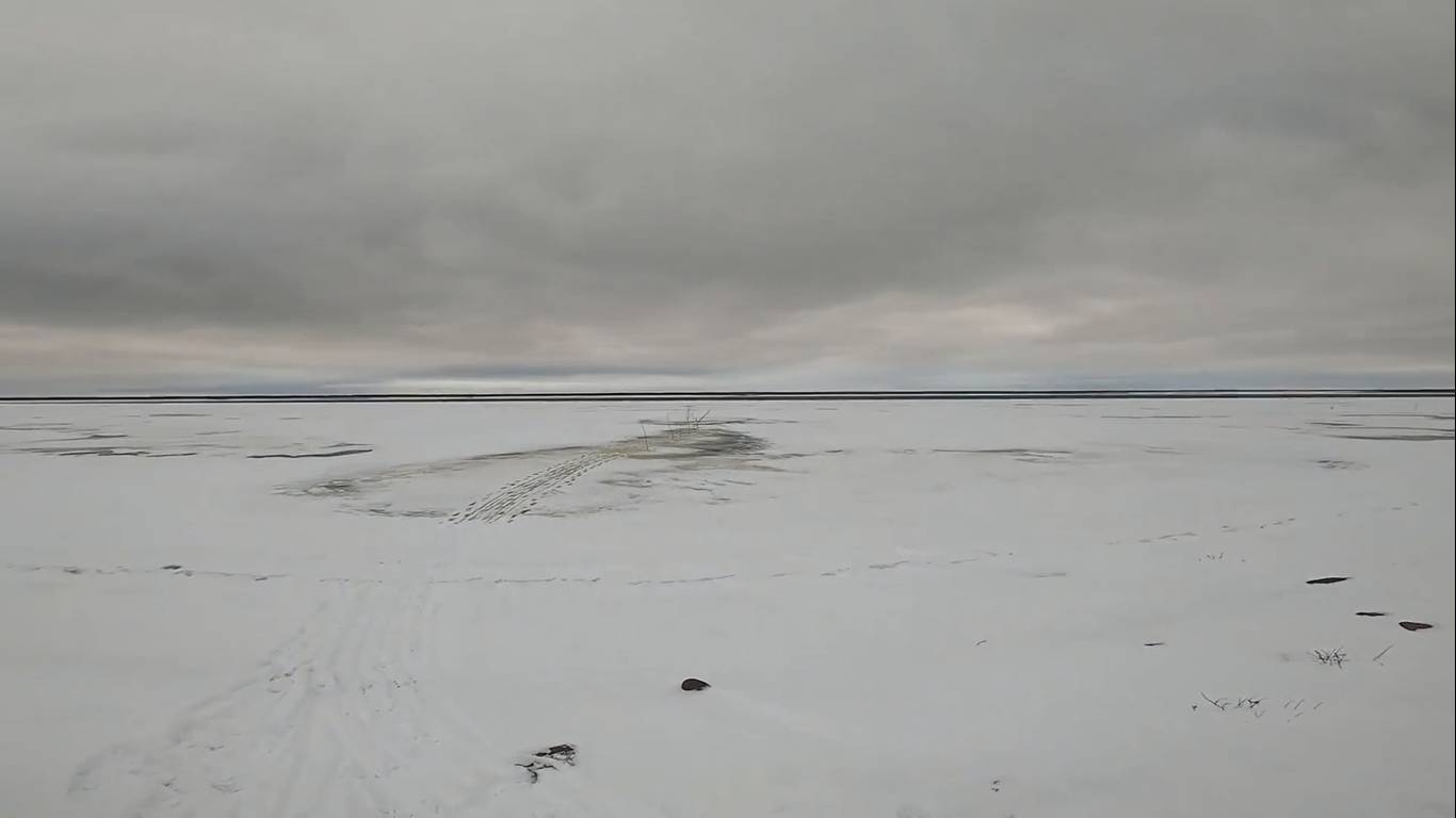 Рыбалка первая проверка поставух на налима на первом льду.