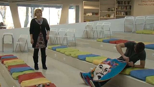 В Парвентской библиотеке открылась выставка Санты Далбе смотреть онлайн