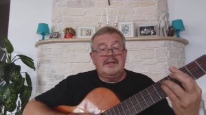 Авторская песня от мужичка с гитарой!