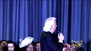 Призыв к молитве.... Бенни Хинн....