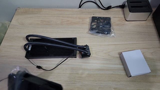 ID-Cooling FrostFlow X 240 Lite | Unboxing & Quick Test