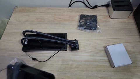 ID-Cooling FrostFlow X 240 Lite | Unboxing & Quick Test