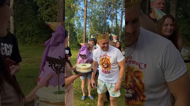 Пожелание сладкой жизни. Тортиком в личико