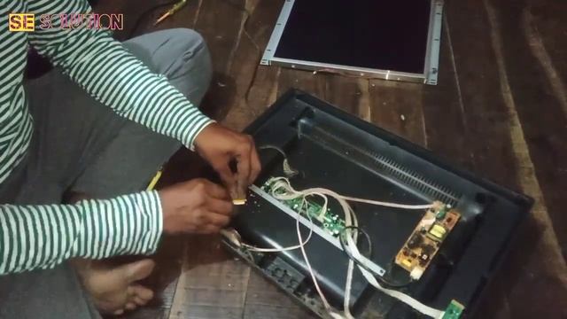LED TV HALF SCREEN PROBLEMS एलई टीवी में आधी स्क्रीन आ रही है कैसे ठीक करे? #LEDtvrepair