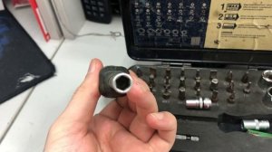 Краткий обзор на Отвертку с набором