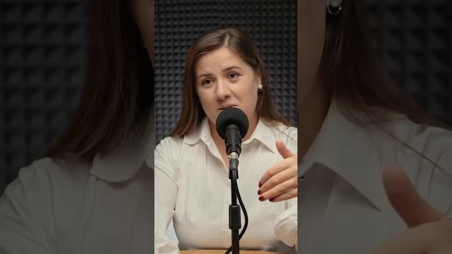 Привет! Меня зовут Юлия Веде, я юрист для инфобизнеса и онлайн-бизнеса с опытом 8 лет.