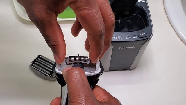 How to Change Panasonic Arc 5 Blade and Foil смотреть онлайн