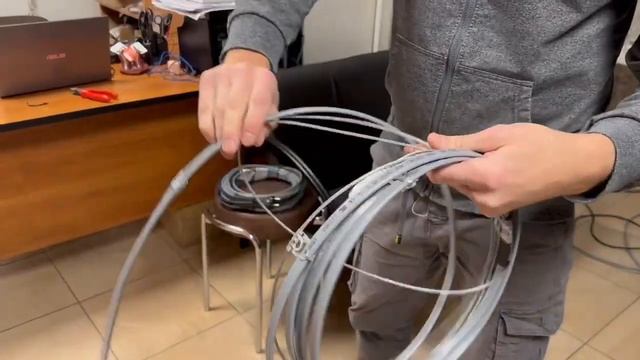 Видеообзор тросованного саморегулирующегося кабеля для обогрева кровли