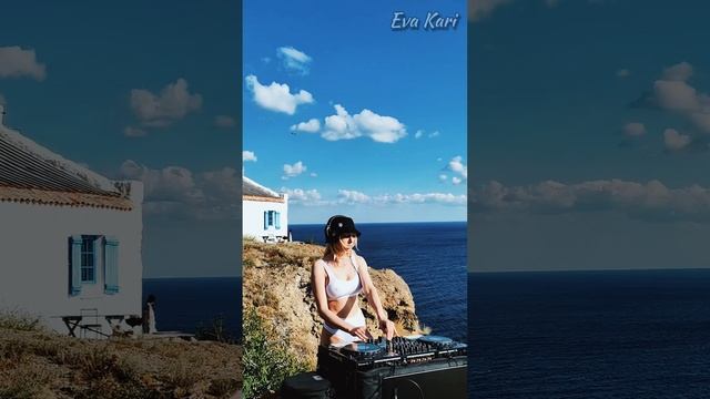 Sunny ☀️ music vibes #evakari #djevakari