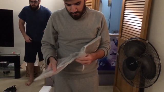 Unboxing of the new 2018 65 inch Samsung QLED смотреть онлайн