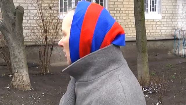 В Первомайском убирают мусор смотреть онлайн