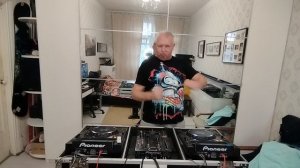 55 мужик ягодка опять!!! Брейкбитовый балдёж) Pioneer CDJ 2000, pioneer DJM 400.