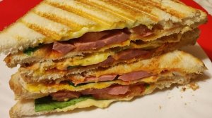 СУПЕР КУХНЯ!  Хрустящий сэндвич с сыром на завтрак. Идея быстрого завтрака на электро гриле.