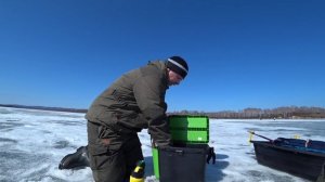 ПОПАЛ НА ВЕСЕННИЙ ЖОР!!! Последний лед 2022. Ловля плотвы весной.
