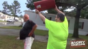 ЗЛОЙ ДЕД  И ЧЕЛЕНДЖ С ХОЛОДНОЙ ВОДОЙ