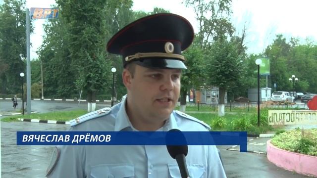 На зарядку становись. Сотрудники УВД научили молодежь обороняться смотреть онлайн